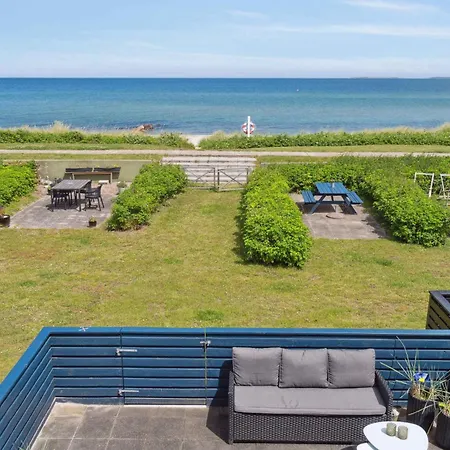 Дом отдыха Lovely Summer House With A View